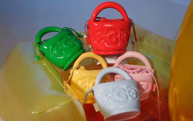 <h1><strong>Carry your Statement </strong></h1>